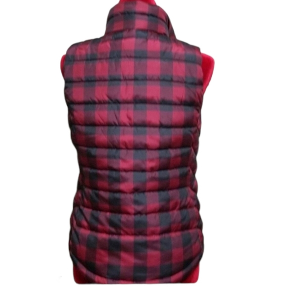 NWOT Gap puffer vest - Picture 5 of 8